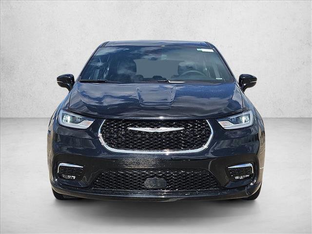 Used 2025 Chrysler Pacifica Select video 2