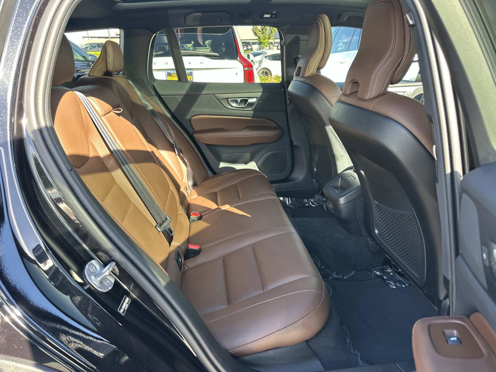 Certified 2025 Volvo V60 B5 Cross Country Plus image 24