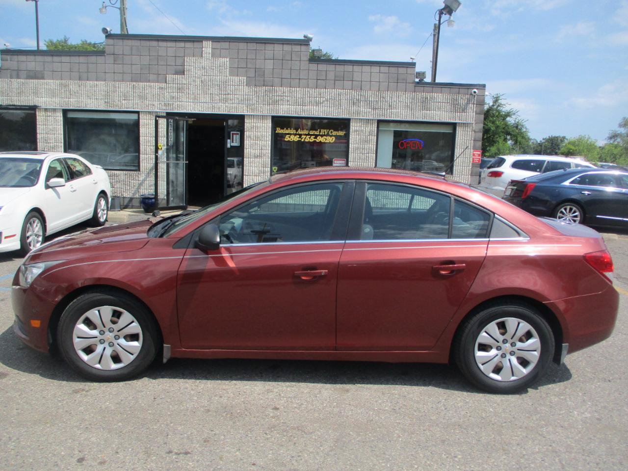 Used 2012 Chevrolet Cruze LS w/ Connectivity Package FWD image 4