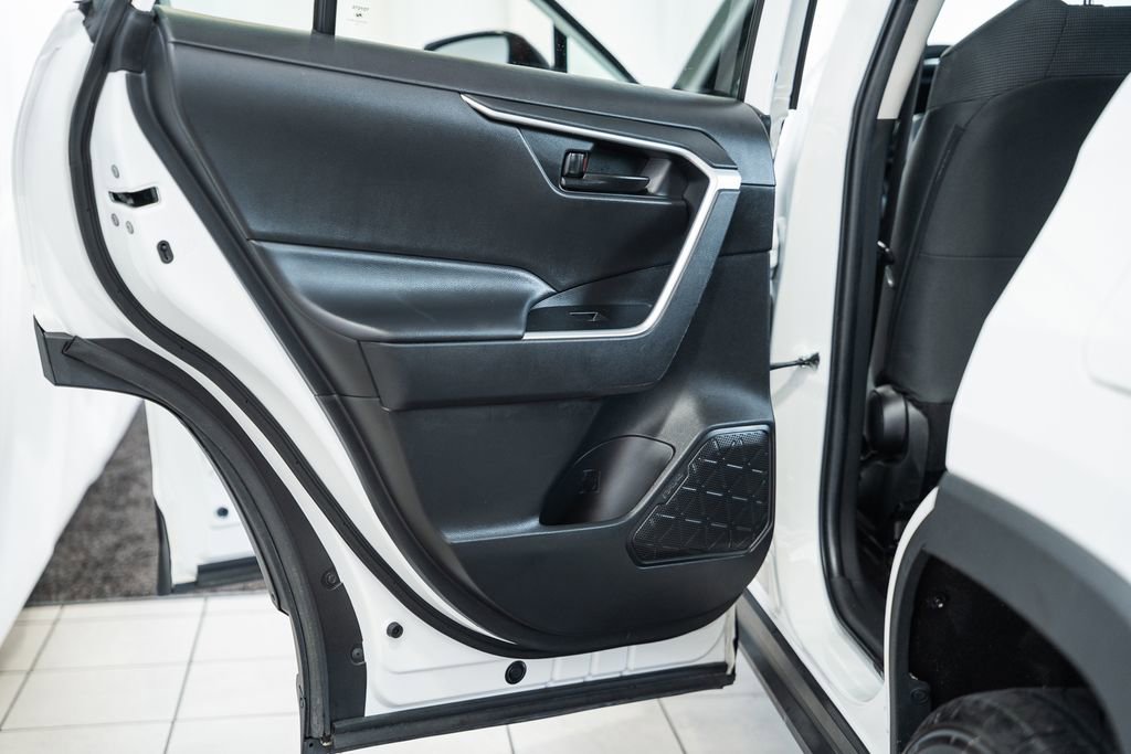 Used 2024 Toyota RAV4 LE image 31