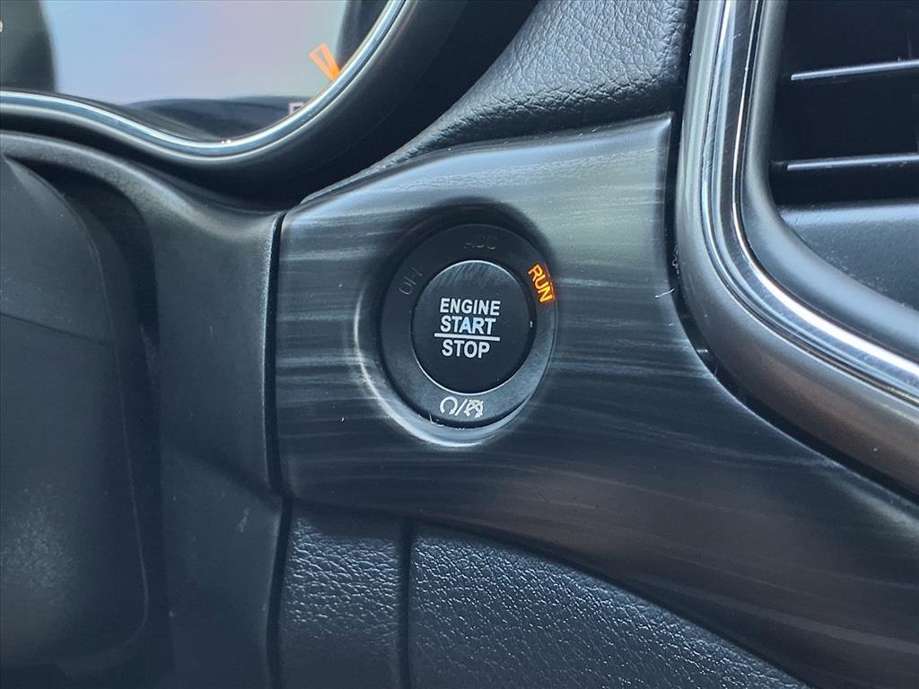 Used 2021 Jeep Grand Cherokee Laredo image 19