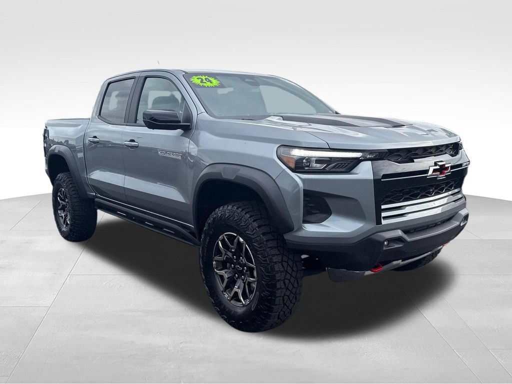 Used 2024 Chevrolet Colorado ZR2 w/ Technology Package AWD/4WD image 8