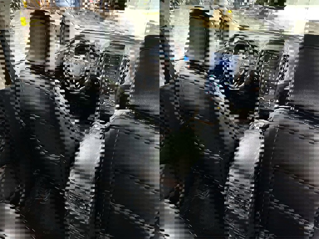 Used 2024 Ford Edge SEL image 19