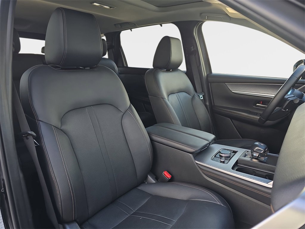 Used 2025 MAZDA CX-70 3.3 Turbo w/ Preferred Package image 12