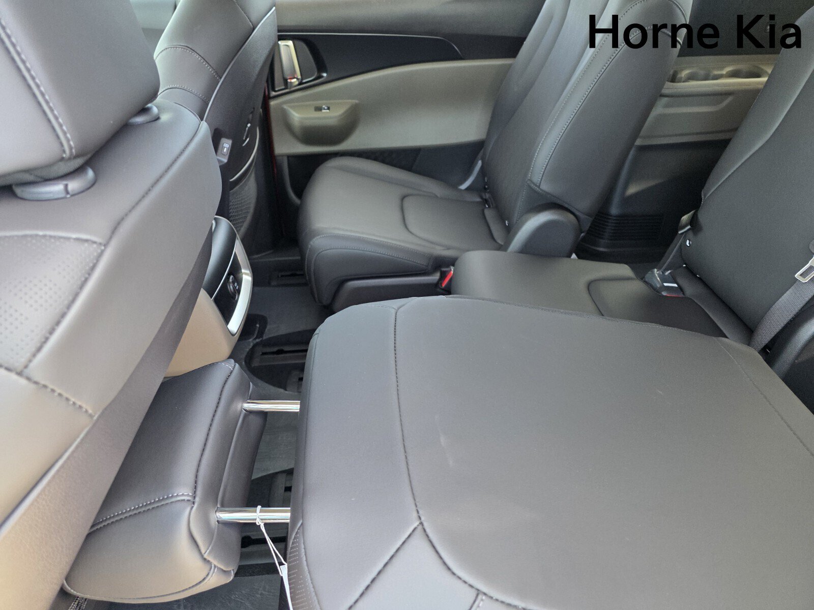 New 2026 Kia Carnival LXS FWD image 24
