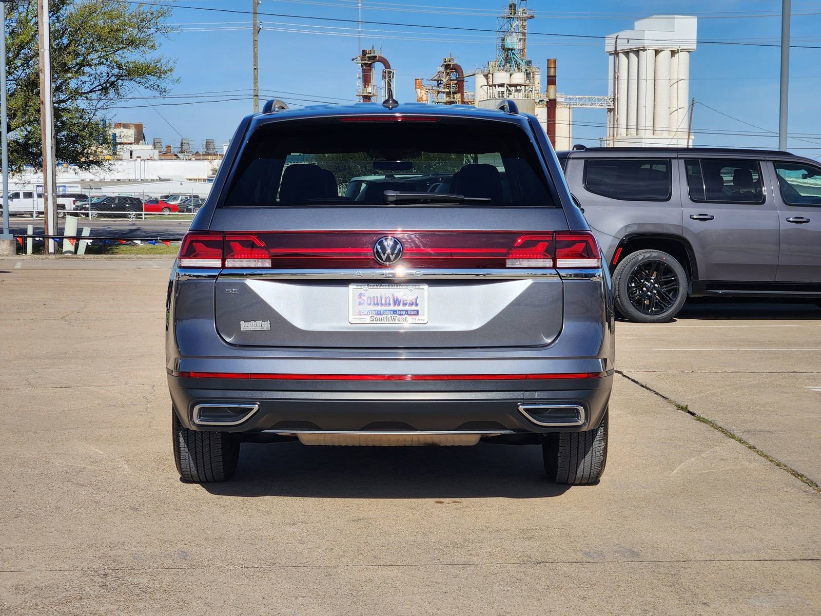 Used 2024 Volkswagen Atlas SE image 8