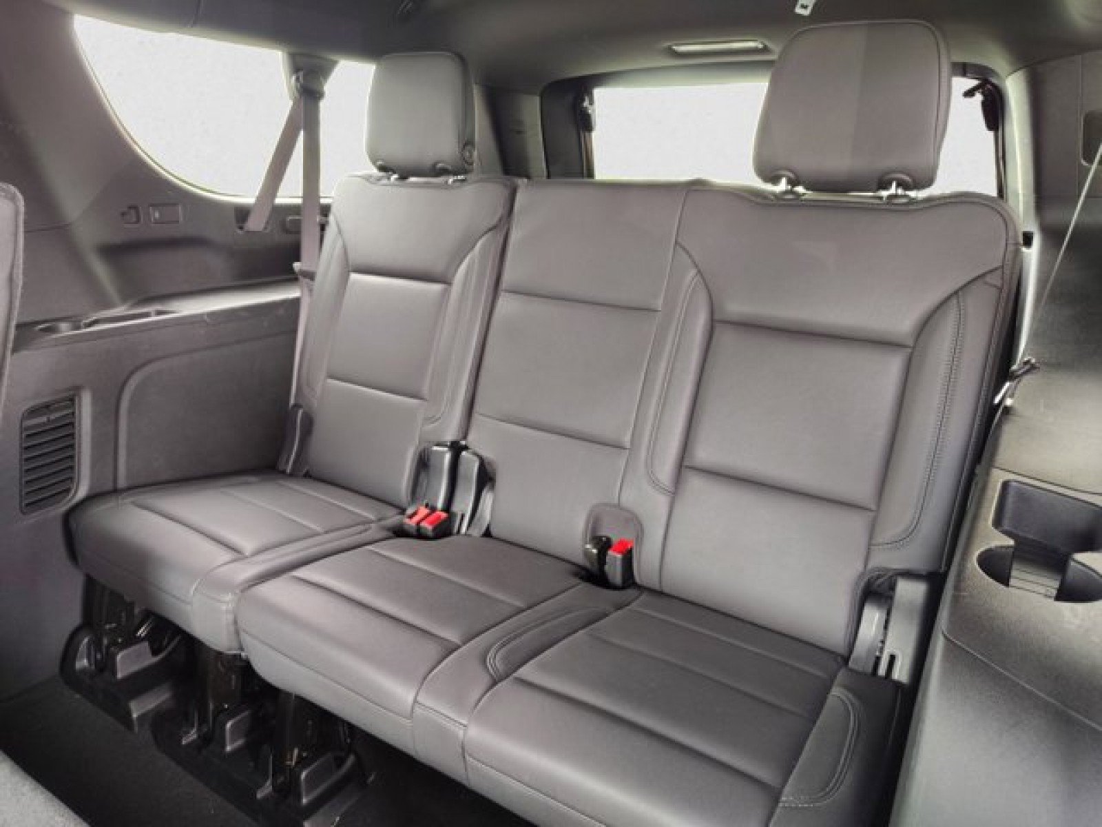 Used 2025 Chevrolet Suburban Z71 AWD/4WD image 17