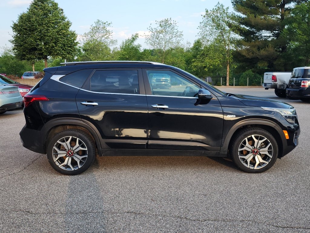 Used 2022 Kia Seltos SX w/ Sunroof Package AWD/4WD image 8