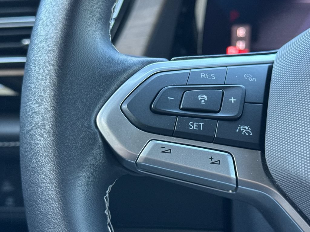 Used 2024 Volkswagen Atlas SE AWD/4WD image 29