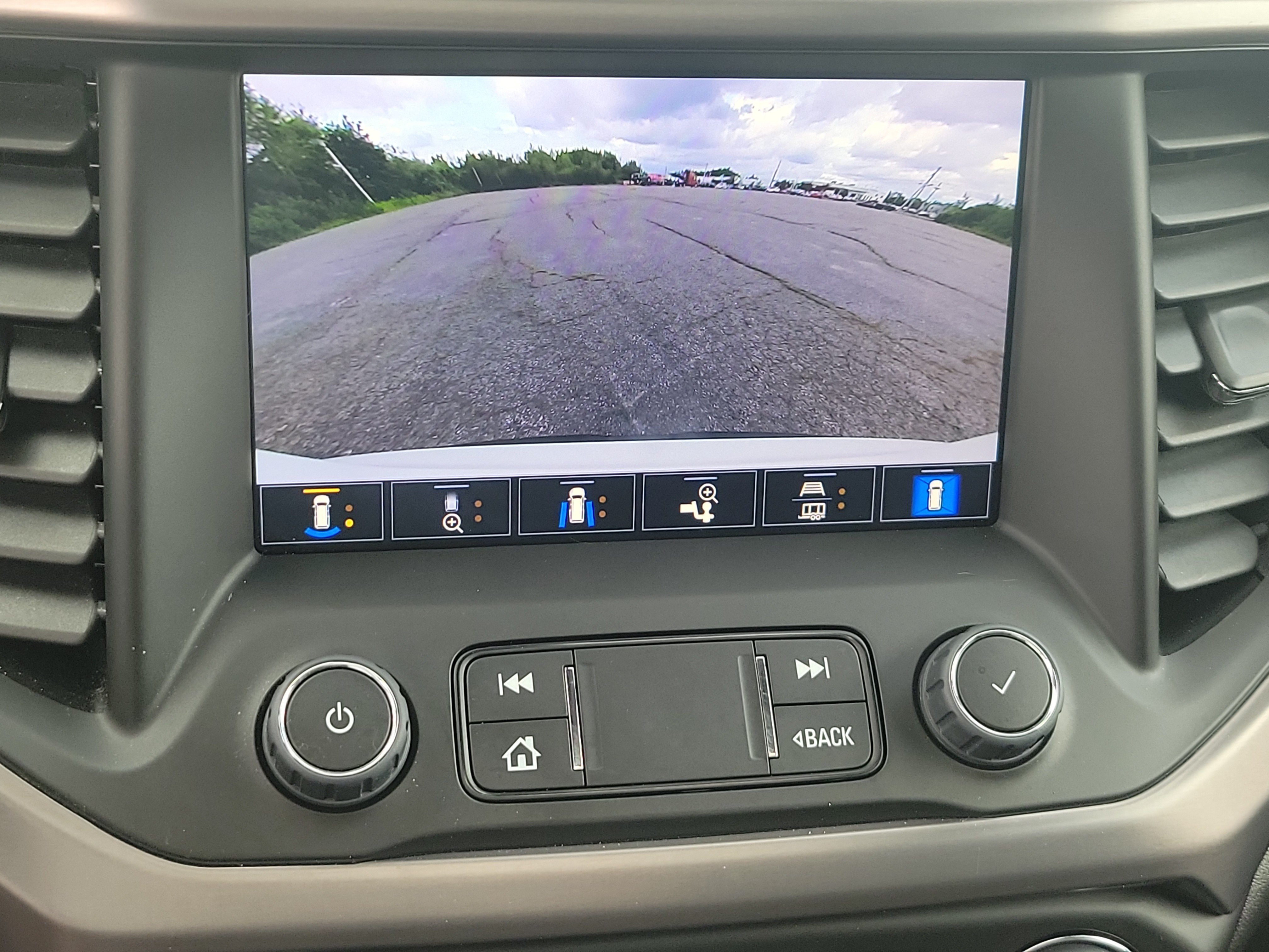 Used 2023 GMC Acadia AT4 w/ Technology Package AWD/4WD image 27