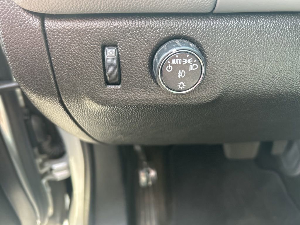 Used 2016 Chevrolet Colorado LT w/ LT Convenience Package image 15