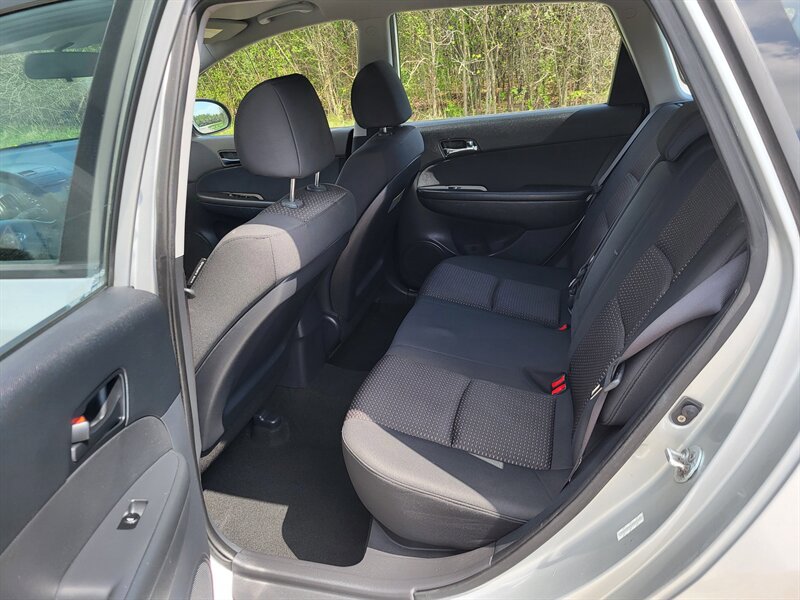 Used 2011 Hyundai Elantra GLS image 14