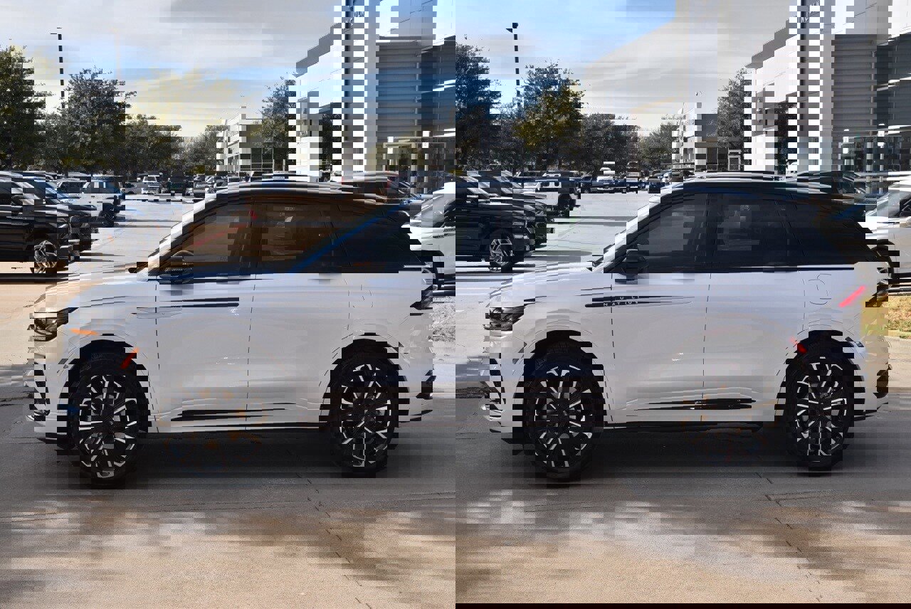 Certified 2026 Lincoln Nautilus Reserve image 12