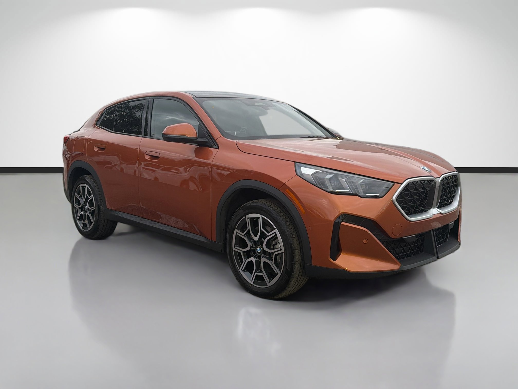 Used 2025 BMW X2 xDrive28i image 1