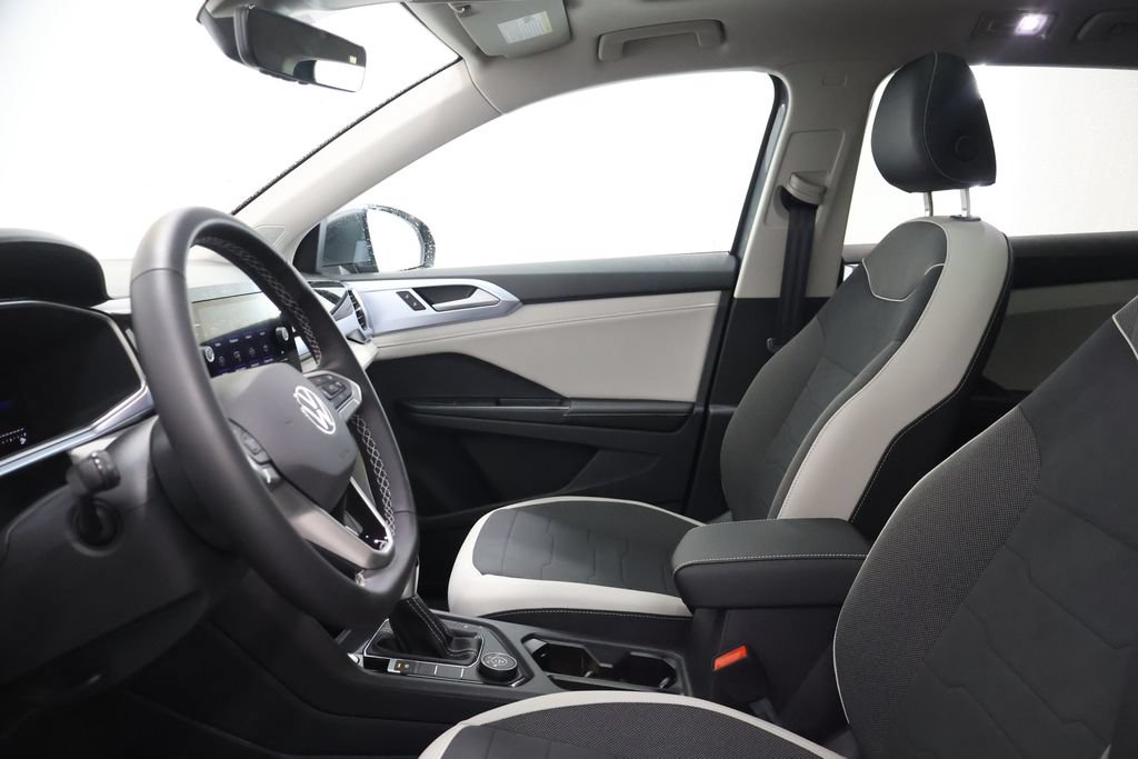 New 2026 Volkswagen Taos SE AWD/4WD image 13
