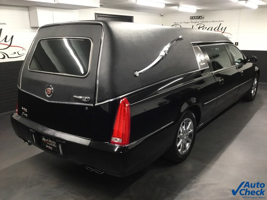 Used 2011 Cadillac DTS Limousine image 11