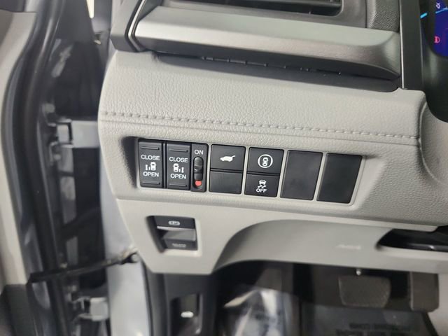 Used 2023 Honda Odyssey EX-L image 16