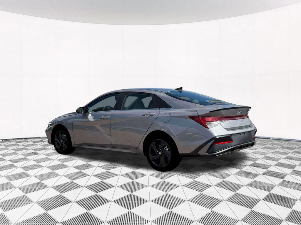 New 2026 Hyundai Elantra SEL Sport Premium FWD image 6