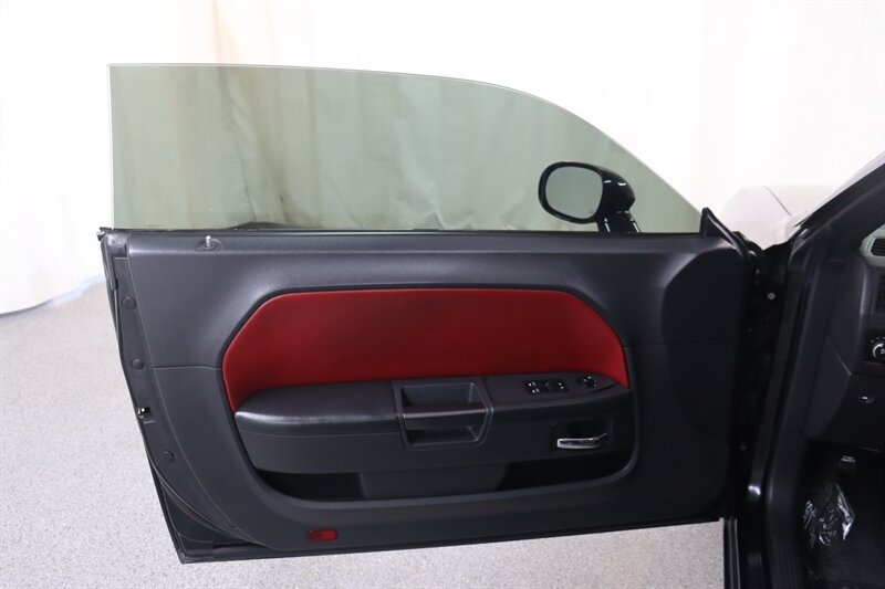 Used 2012 Dodge Challenger SXT RWD image 19