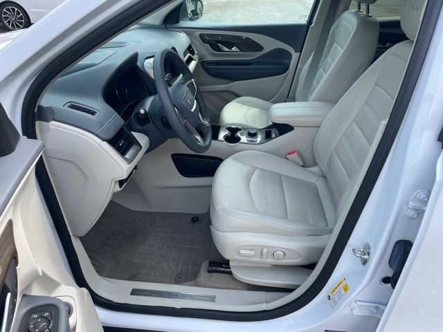 Used 2023 GMC Terrain Denali w/ Denali Premium Package AWD/4WD image 9