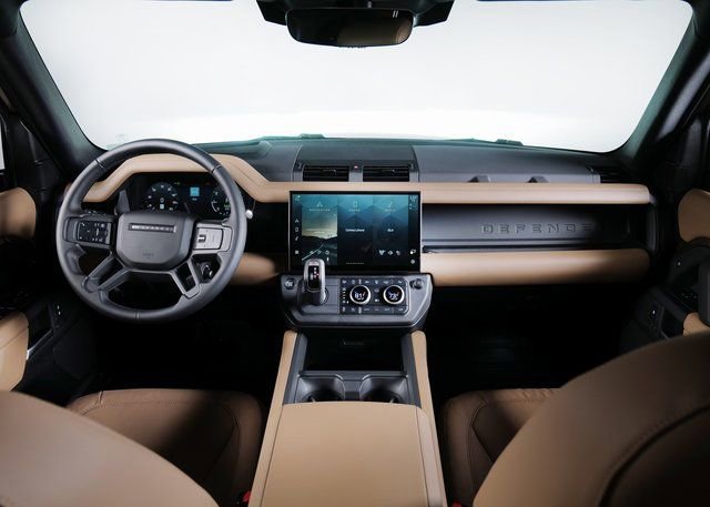 New 2026 Land Rover Defender 110 X-Dynamic SE image 4