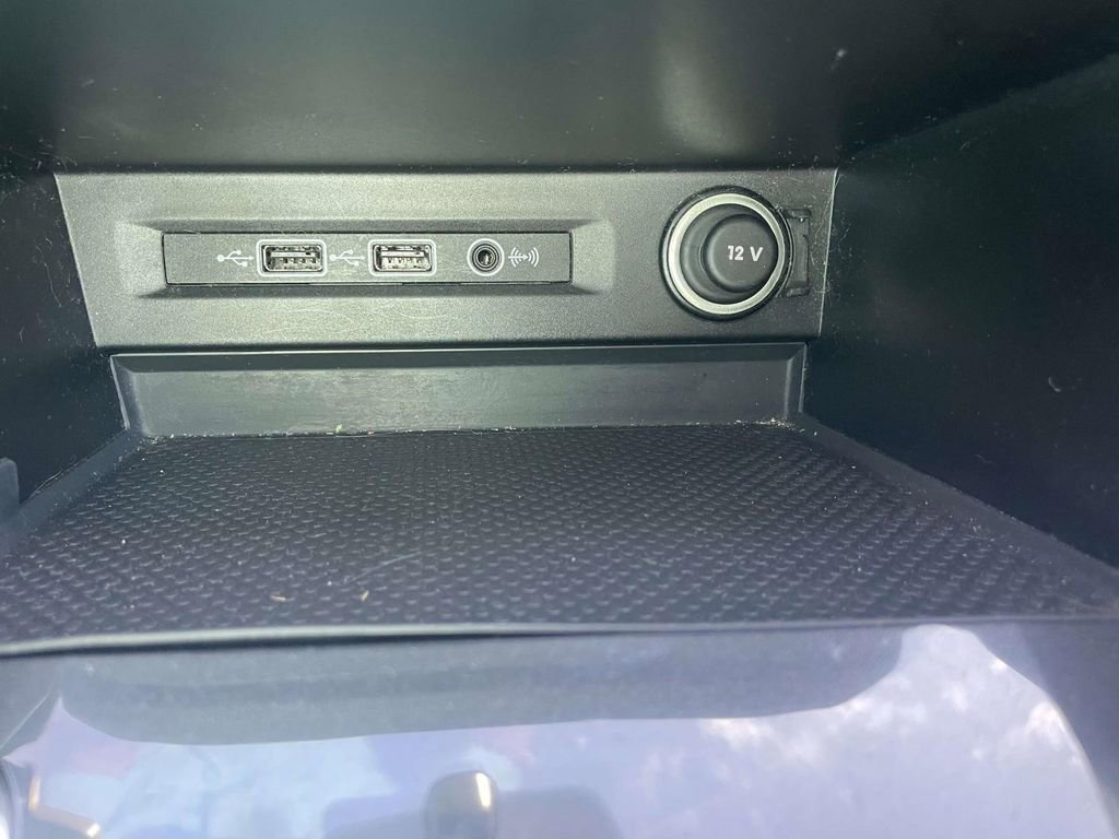 Used 2018 Volkswagen Tiguan SE w/ Panoramic Sunroof Package image 26