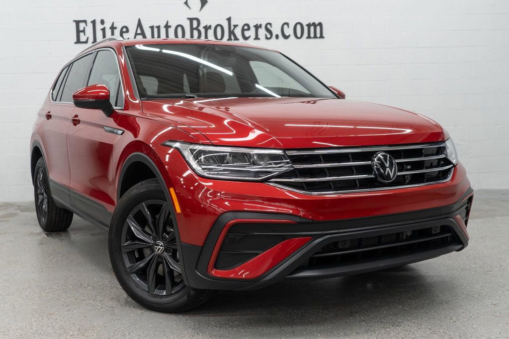 Used 2024 Volkswagen Tiguan SE w/ Panoramic Sunroof Package AWD/4WD image 6