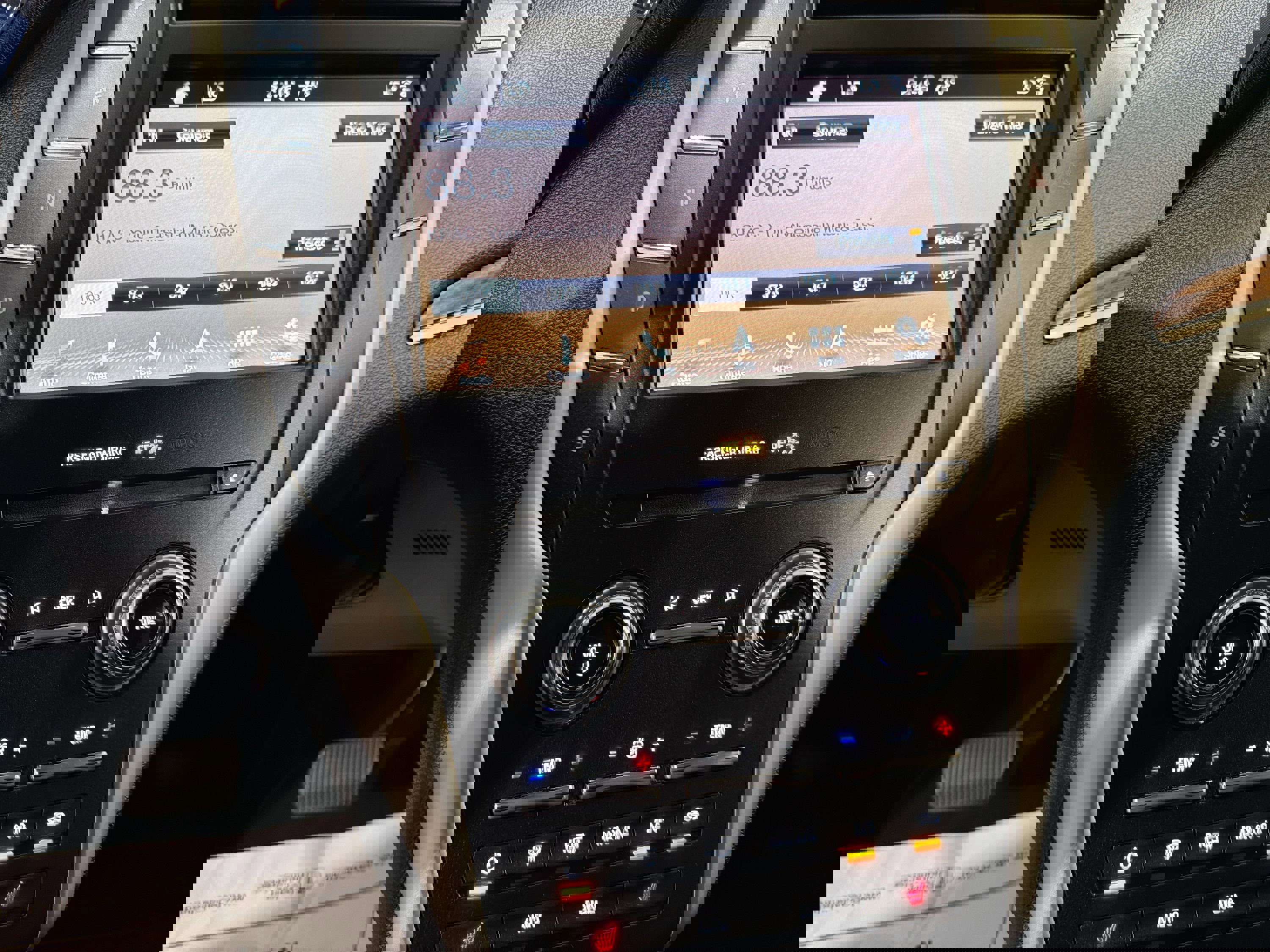 Used 2018 Lincoln MKC Select w/ Select Plus Package image 17