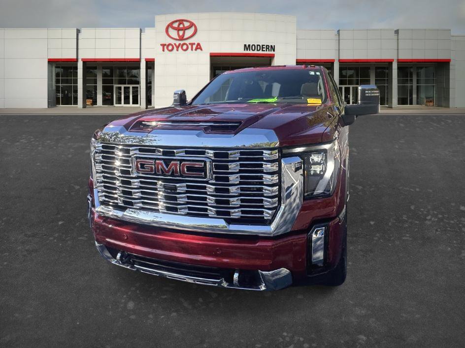 Used 2024 GMC Sierra 3500 Denali w/ Denali Reserve Package AWD/4WD image 3