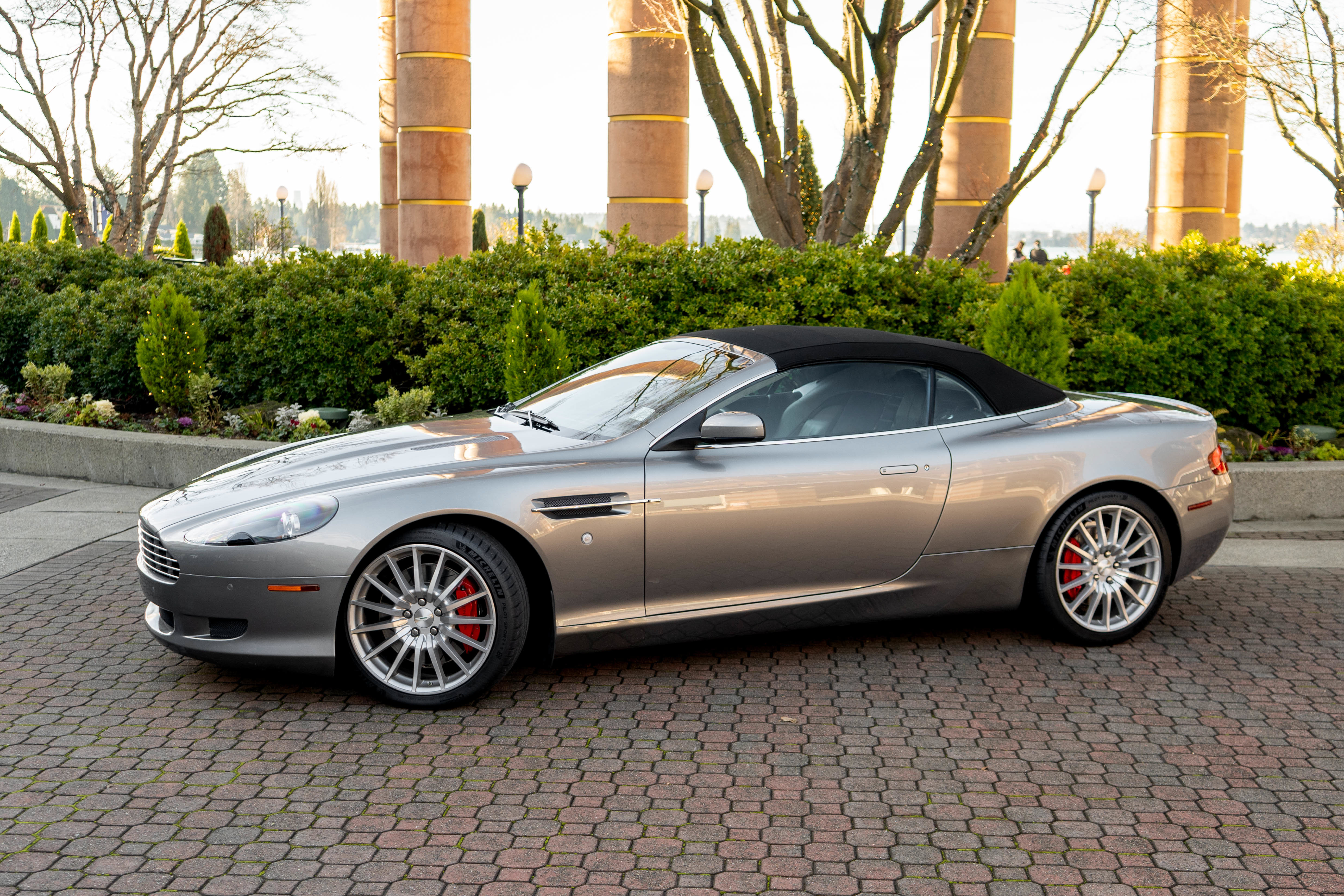 Used 2009 Aston Martin DB9 Volante RWD image 41