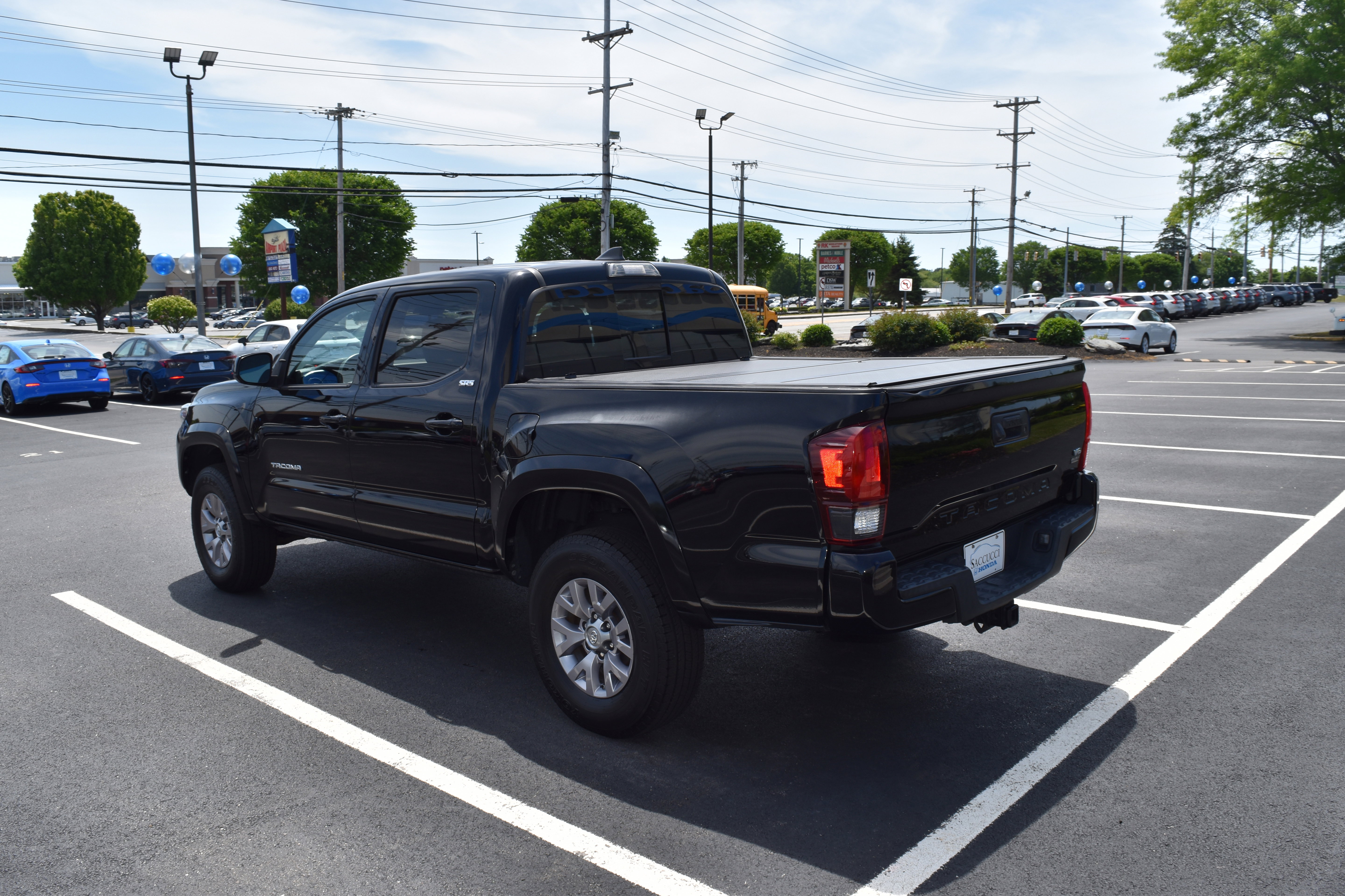 Used 2018 Toyota Tacoma SR5 RWD image 4