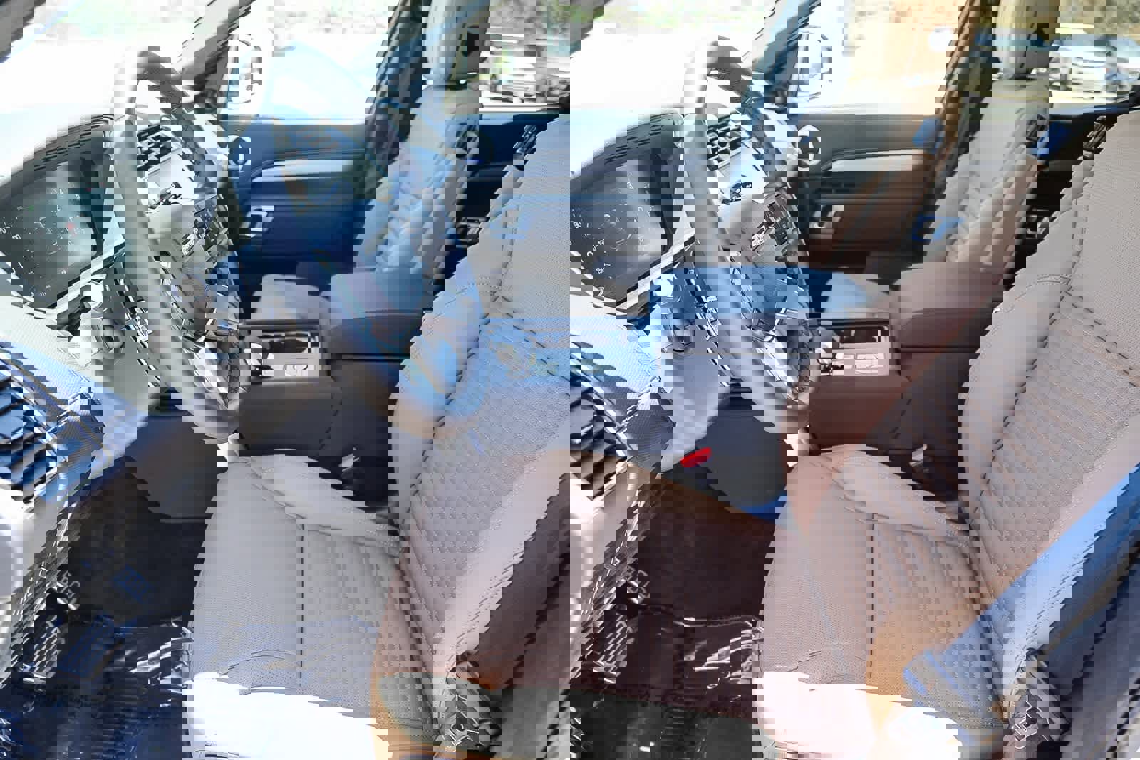 New 2025 Land Rover Discovery Dynamic SE image 17