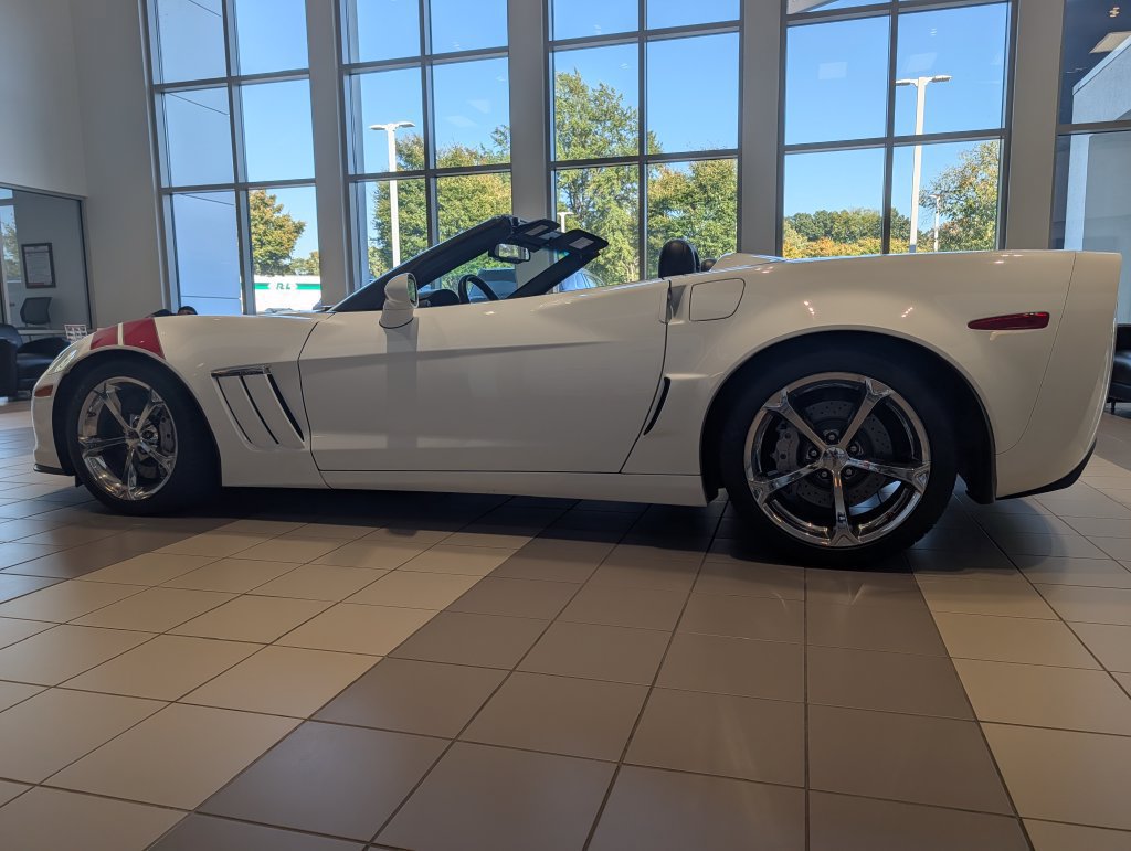 Used 2011 Chevrolet Corvette Grand Sport w/ Preferred Equipment Group RWD image 4