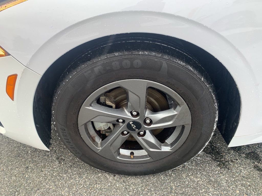 Used 2022 Kia K5 LXS image 9