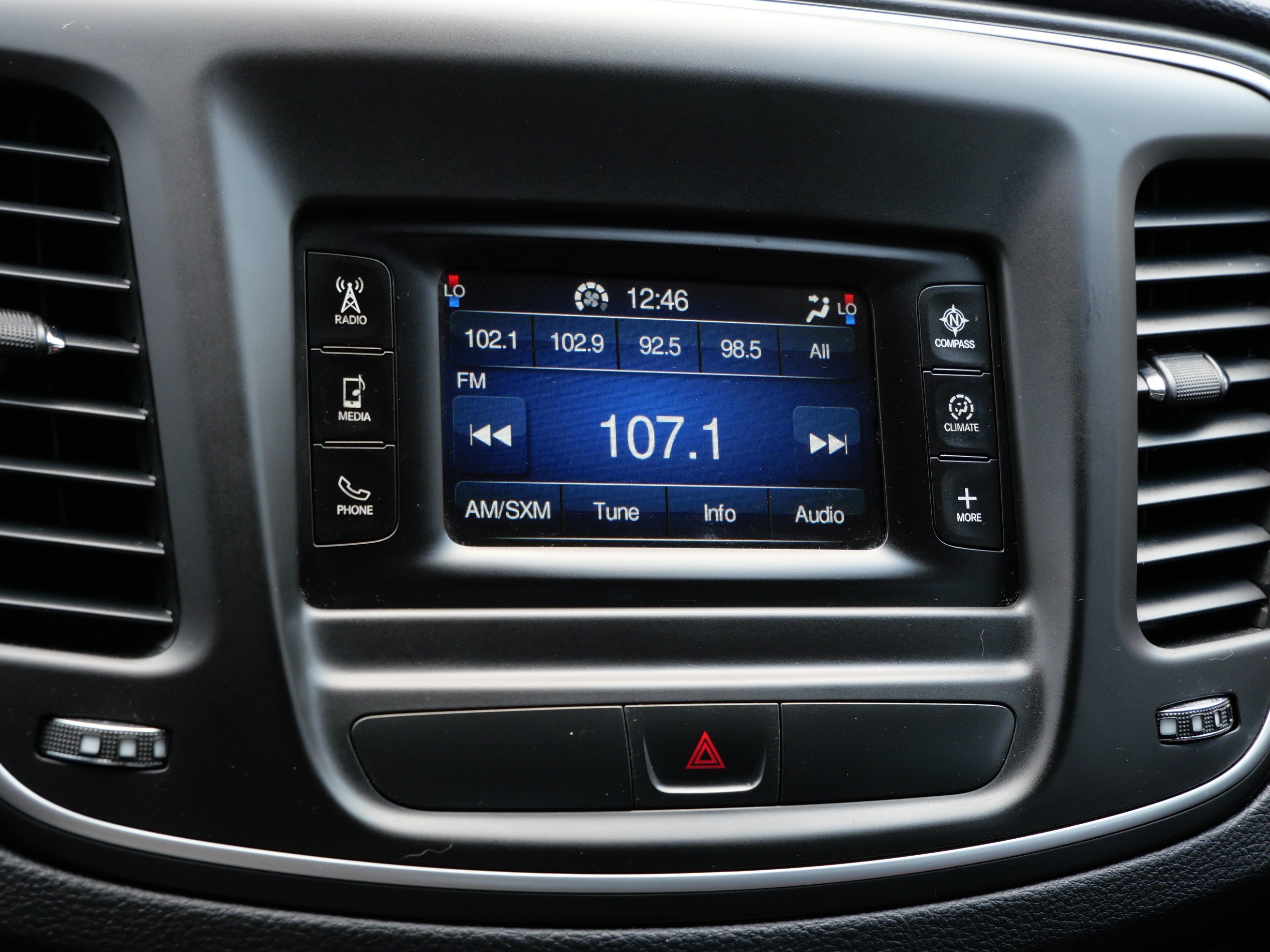 Used 2015 Chrysler 200 Limited w/ Convenience Group FWD image 22