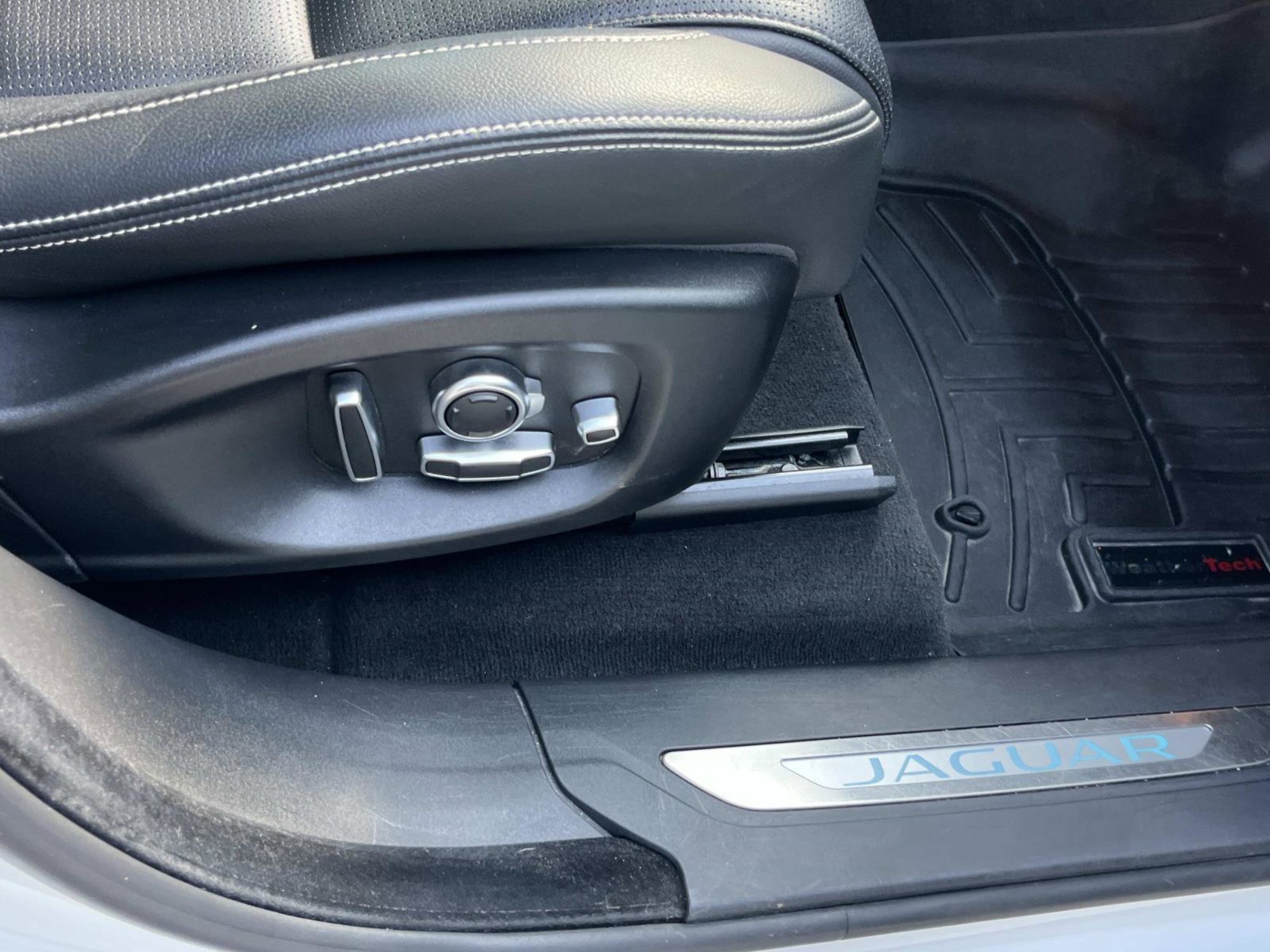 Used 2020 Jaguar F-PACE S AWD/4WD image 23