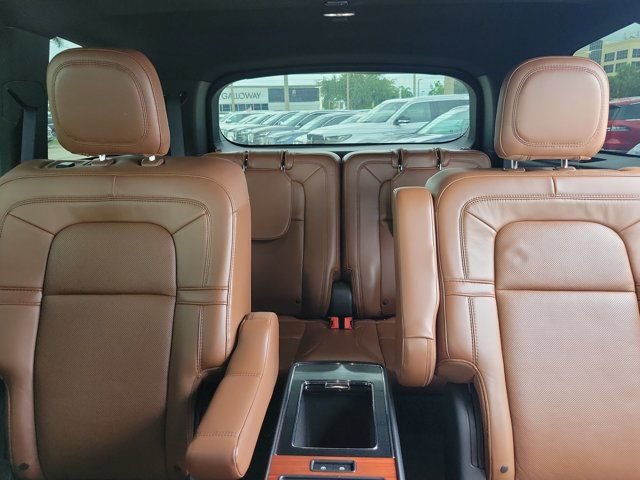 Certified 2020 Lincoln Aviator Reserve w/ Equipment Group 202A AWD/4WD image 18