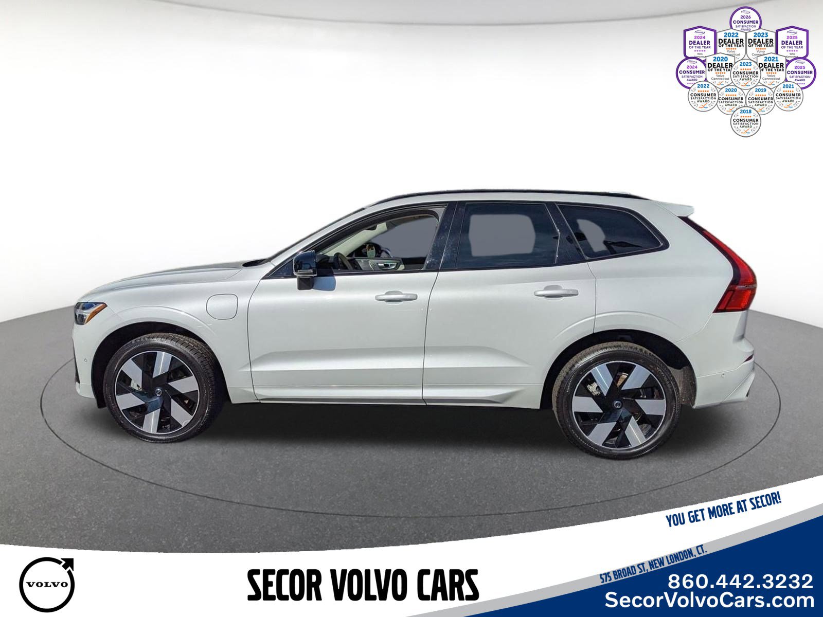 Certified 2024 Volvo XC60 T8 Plus w/ Protection Package Premier image 7