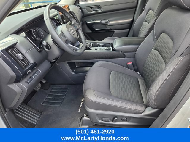 Used 2025 Nissan Pathfinder SV AWD/4WD image 9