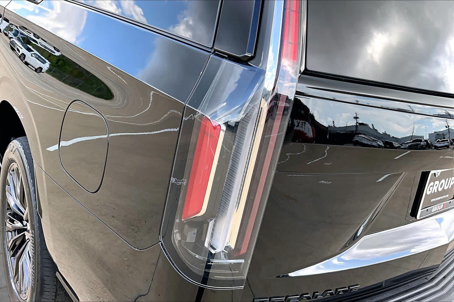 Used 2024 Cadillac Escalade ESV V w/ LPO, ONYX Package AWD/4WD image 27