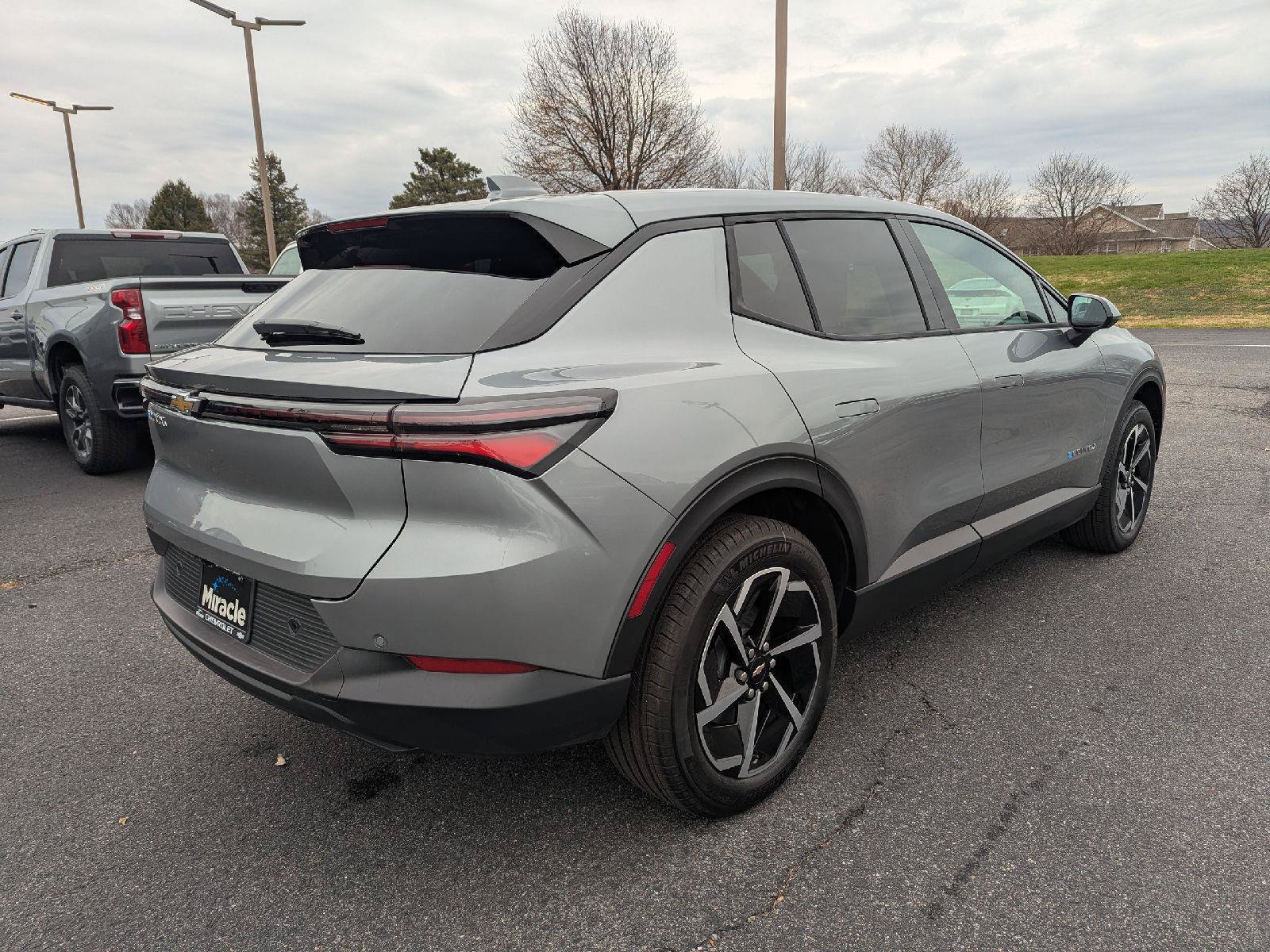New 2026 Chevrolet Equinox EV LT FWD image 32