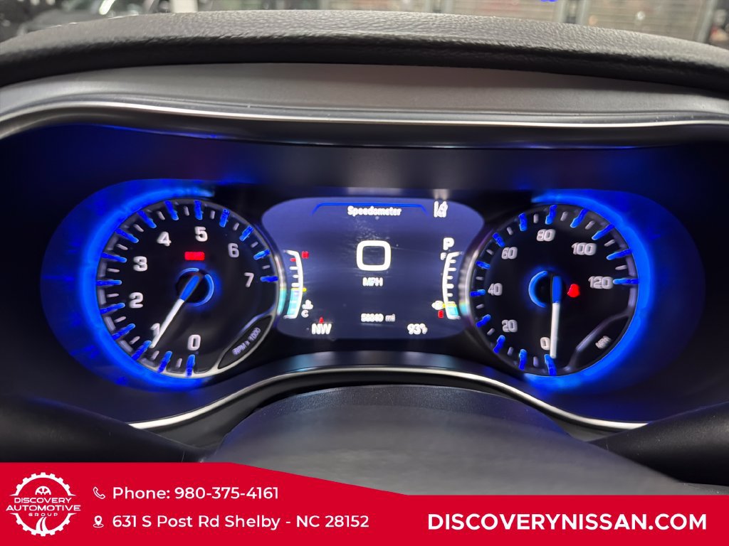 Used 2025 Chrysler Pacifica Limited FWD image 27