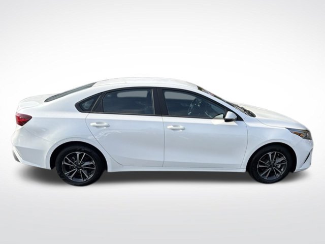 Used 2023 Kia Forte LXS w/ LXS Technology Package FWD image 7