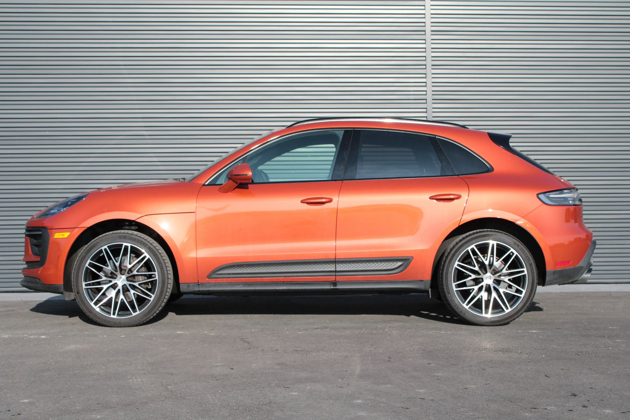 Used 2023 Porsche Macan image 2