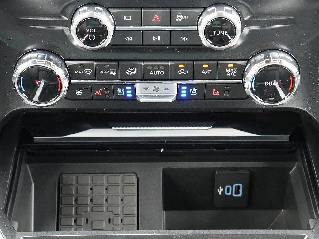 Used 2026 Ford F350 Platinum AWD/4WD image 24