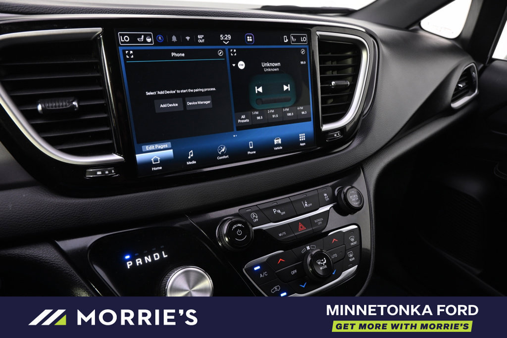 Used 2026 Chrysler Pacifica Select FWD image 30