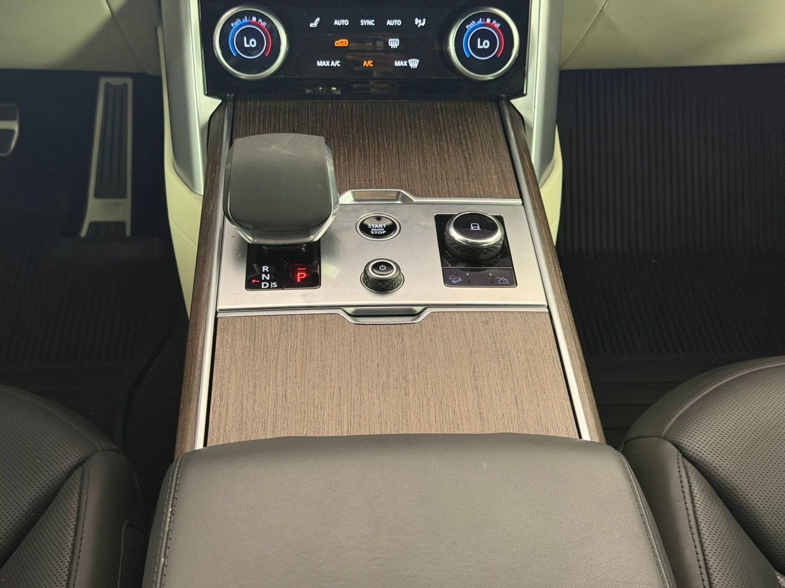 Used 2023 Land Rover Range Rover SE AWD/4WD image 15