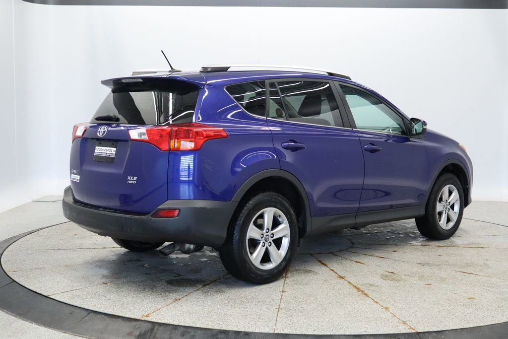 Used 2015 Toyota RAV4 XLE AWD/4WD image 6