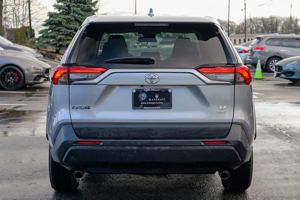 Used 2024 Toyota RAV4 LE AWD/4WD image 6