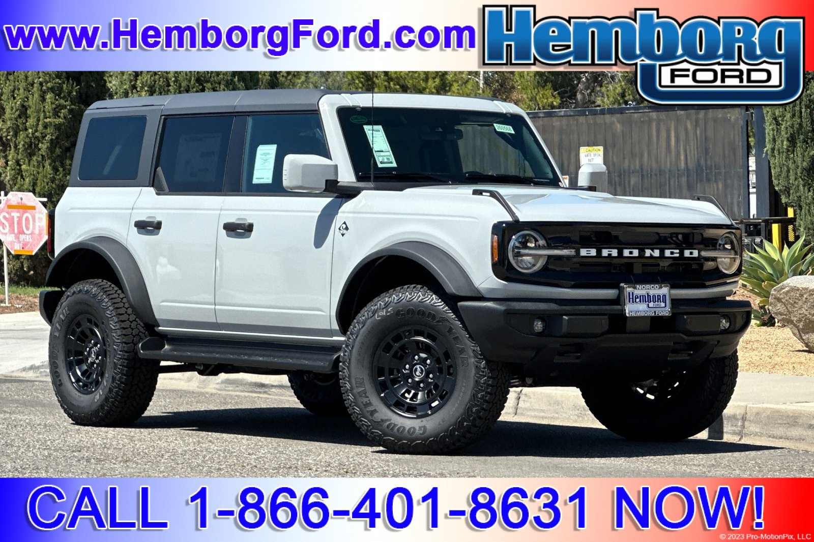New 2026 Ford Bronco Outer Banks w/ Sasquatch Package